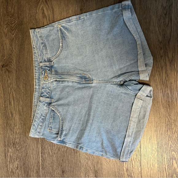 Women’s Jean shorts - Picture 3 of 3